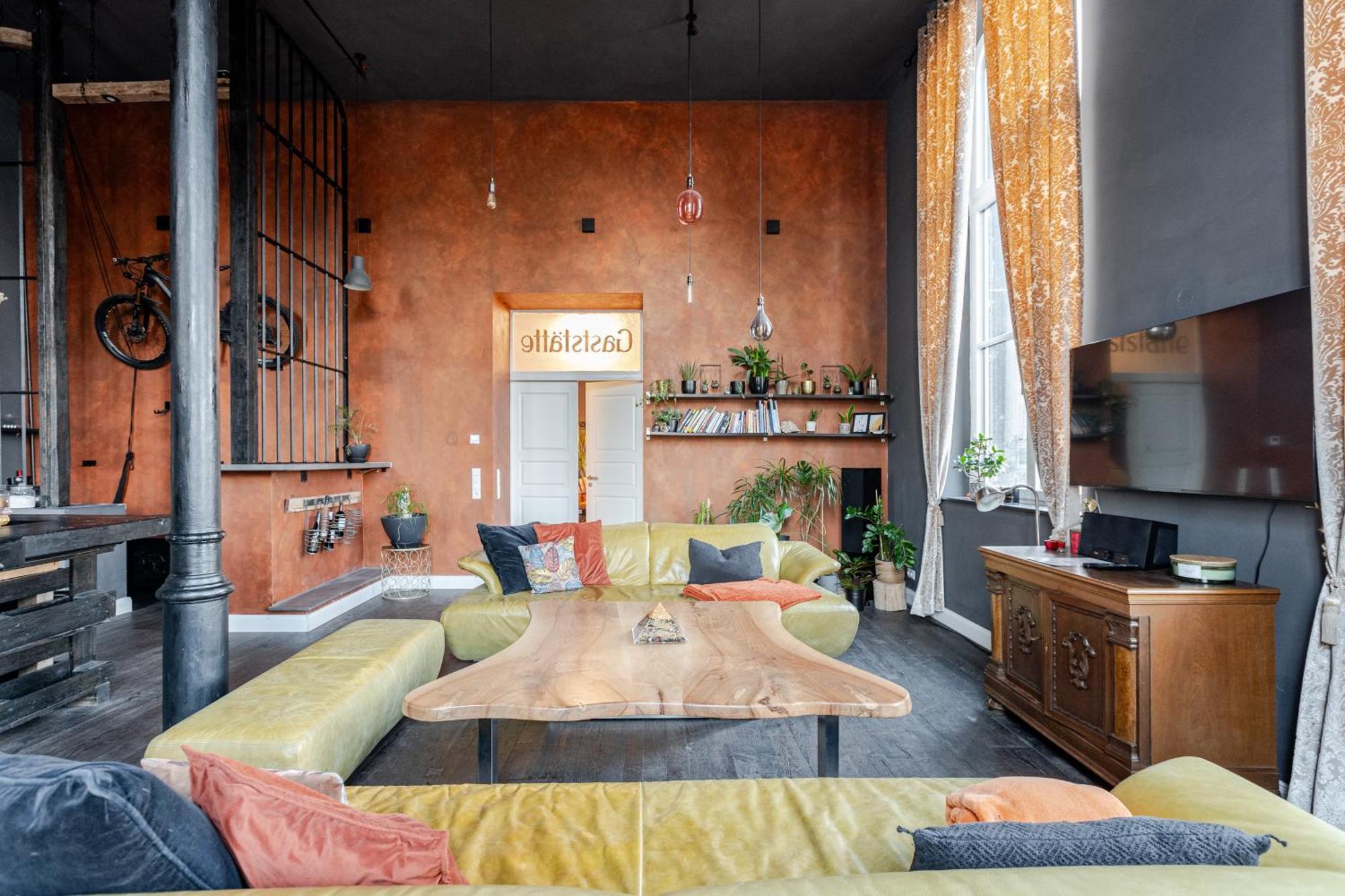 Bahnhofsromantik Trifft Luxus - Alter Bahnhof Von Kruft Екстериор снимка